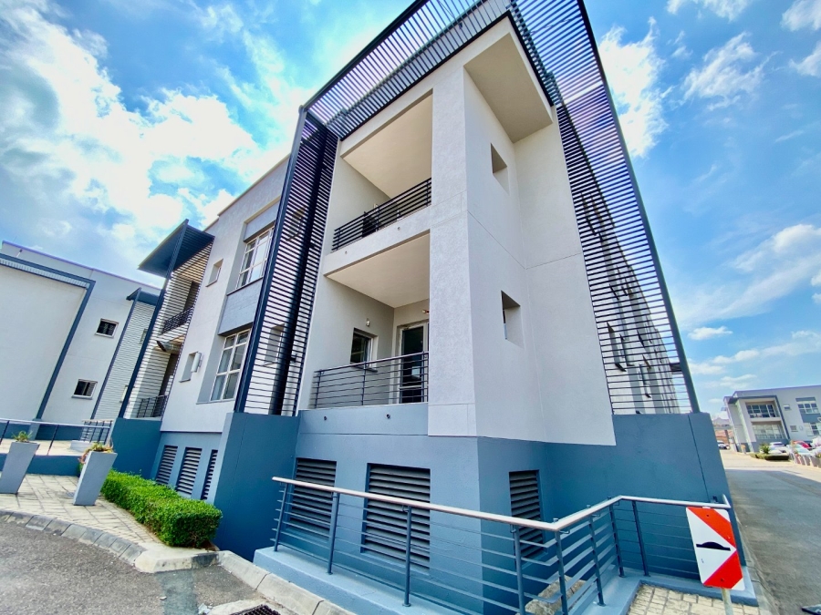 To Let Commercial Property for Rent in Die Hoewes Gauteng