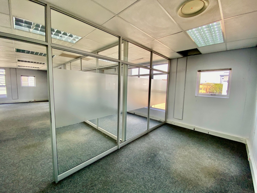 To Let Commercial Property for Rent in Die Hoewes Gauteng