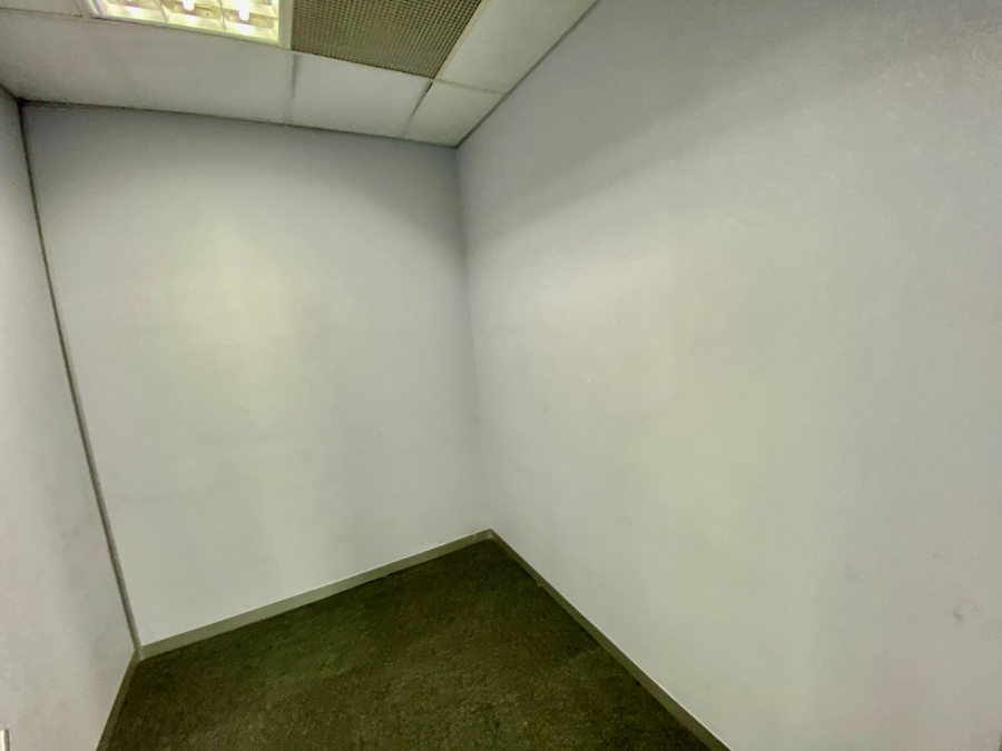 To Let Commercial Property for Rent in Die Hoewes Gauteng