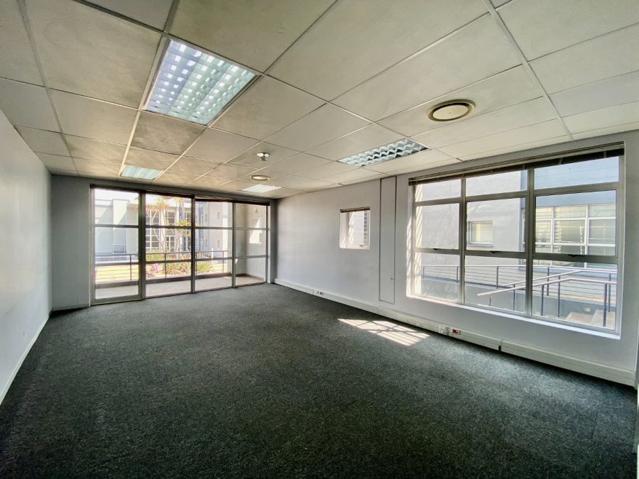 To Let Commercial Property for Rent in Die Hoewes Gauteng