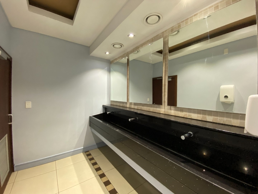 To Let Commercial Property for Rent in Die Hoewes Gauteng