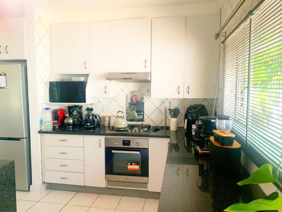 To Let  Bedroom Property for Rent in Bryanston Gauteng