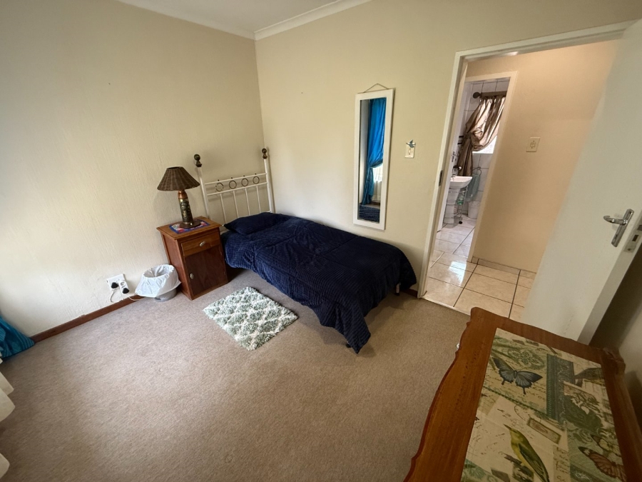 5 Bedroom Property for Sale in Rooihuiskraal North Gauteng