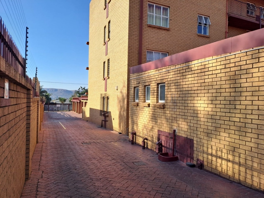 2 Bedroom Property for Sale in Pretoria Gardens Gauteng