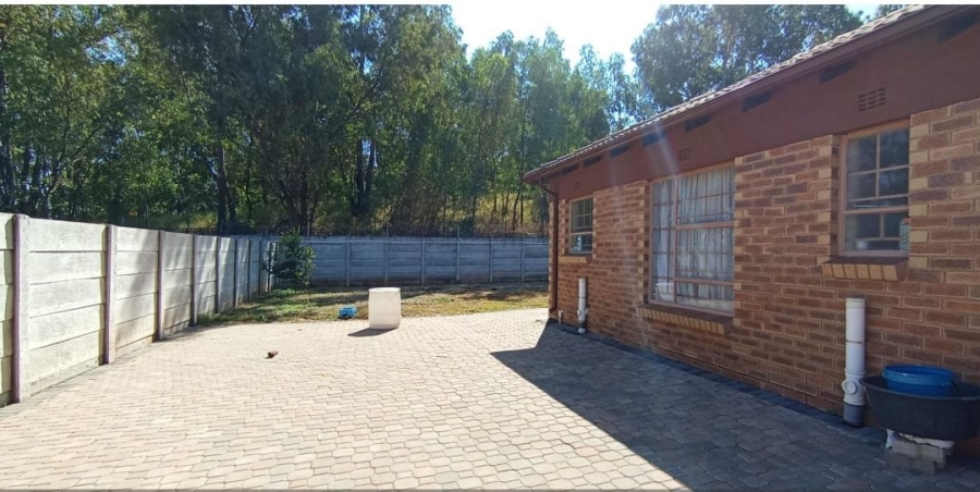 3 Bedroom Property for Sale in Clayville Gauteng