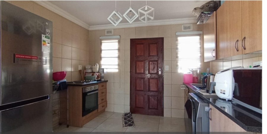 3 Bedroom Property for Sale in Clayville Gauteng