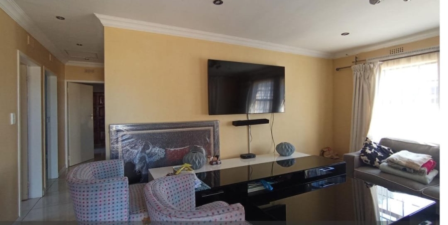 3 Bedroom Property for Sale in Clayville Gauteng