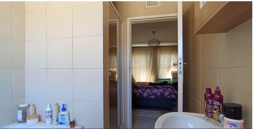 3 Bedroom Property for Sale in Clayville Gauteng