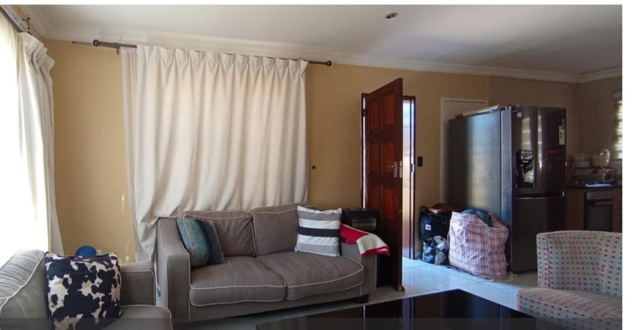 3 Bedroom Property for Sale in Clayville Gauteng