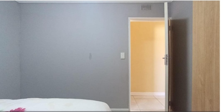 3 Bedroom Property for Sale in Clayville Gauteng