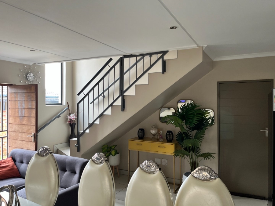 4 Bedroom Property for Sale in Clayville Gauteng