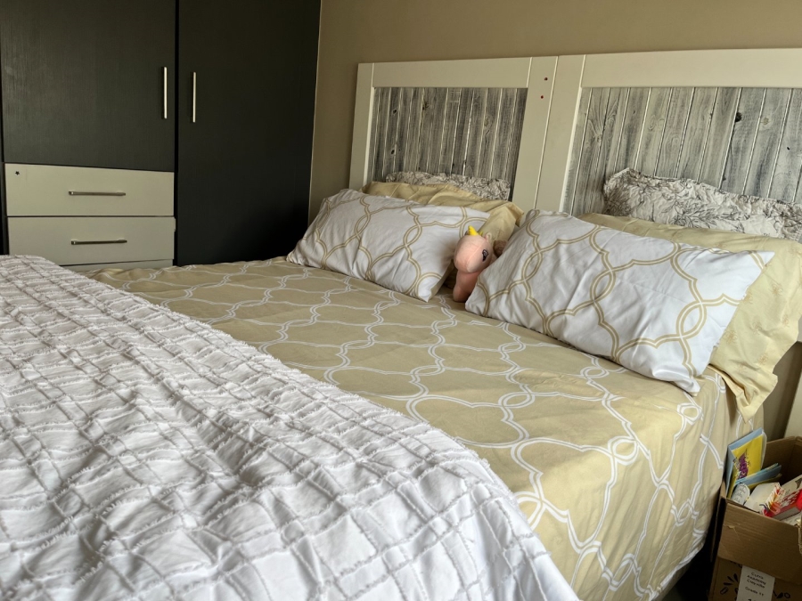 4 Bedroom Property for Sale in Clayville Gauteng