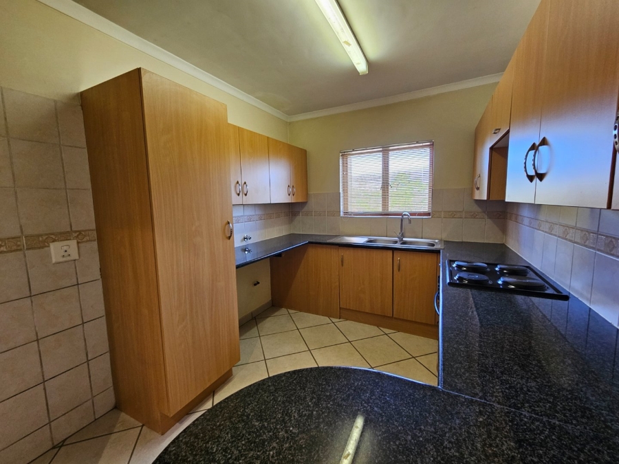 To Let 2 Bedroom Property for Rent in Broadacres Gauteng