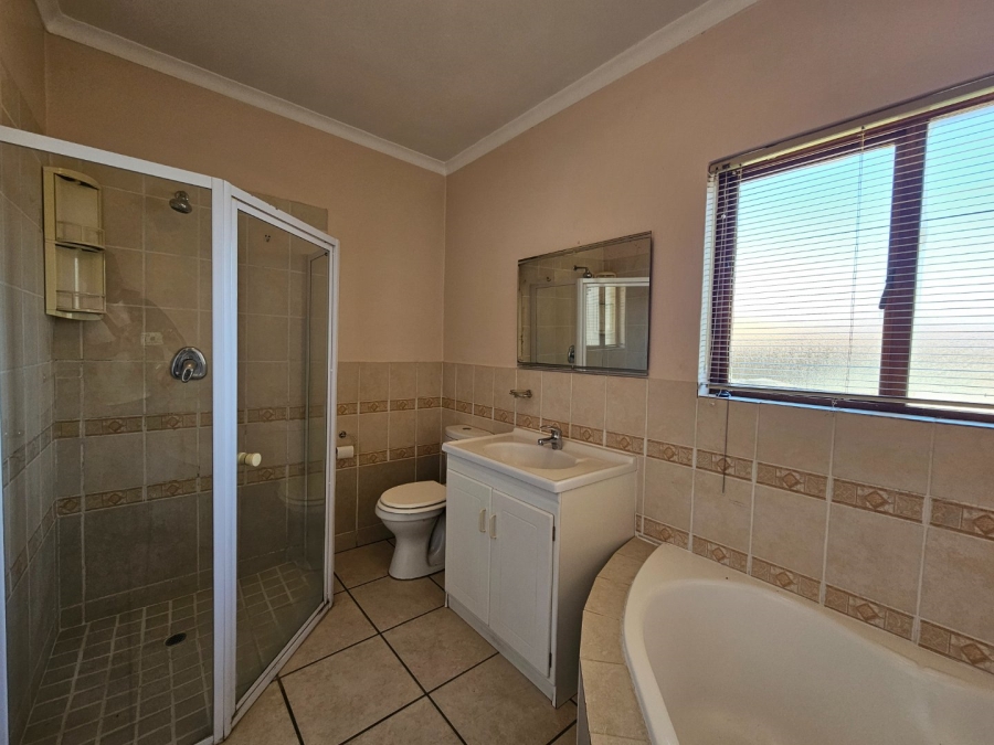 To Let 2 Bedroom Property for Rent in Broadacres Gauteng
