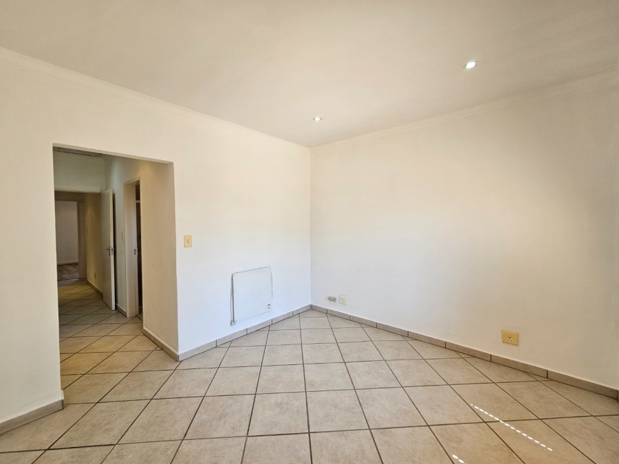 To Let 2 Bedroom Property for Rent in Broadacres Gauteng