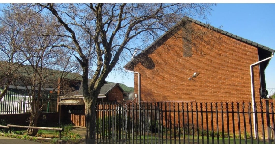 2 Bedroom Property for Sale in Birchleigh Gauteng