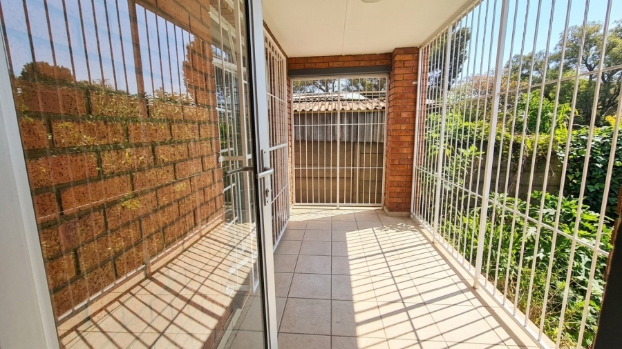 2 Bedroom Property for Sale in Rosettenville Gauteng