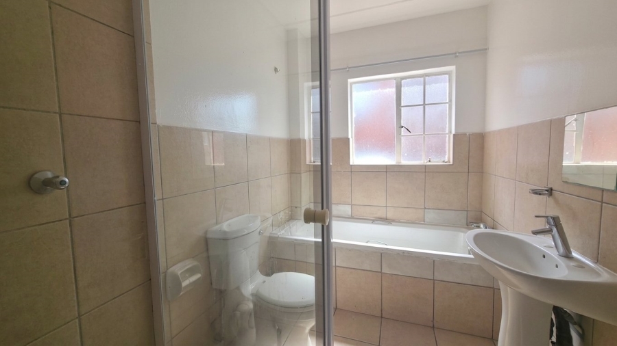 2 Bedroom Property for Sale in Rosettenville Gauteng