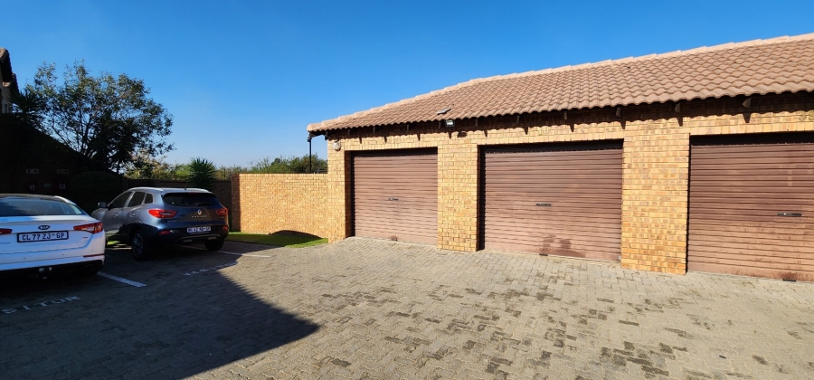 2 Bedroom Property for Sale in Meyersdal Gauteng