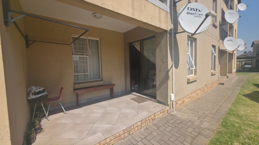 2 Bedroom Property for Sale in Albertsdal Gauteng