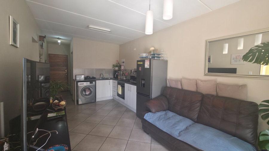 2 Bedroom Property for Sale in Albertsdal Gauteng