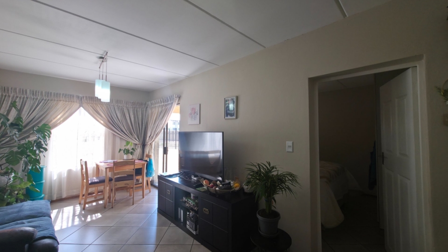 2 Bedroom Property for Sale in Albertsdal Gauteng