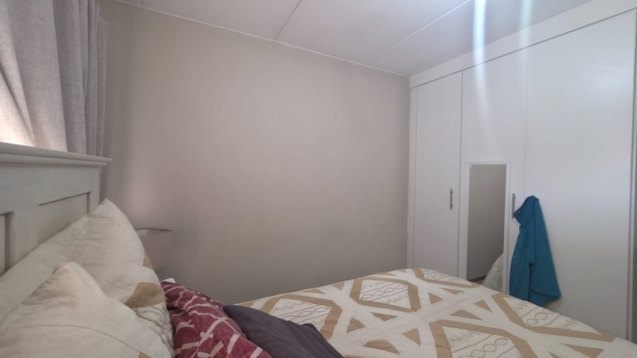 2 Bedroom Property for Sale in Albertsdal Gauteng