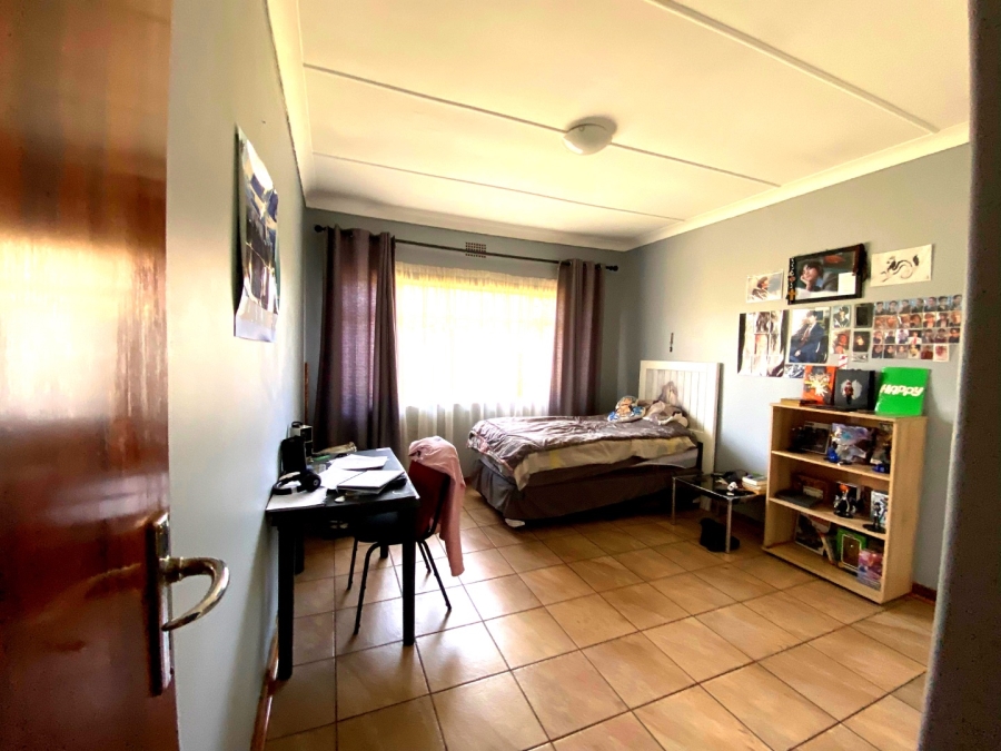 3 Bedroom Property for Sale in Casseldale Gauteng