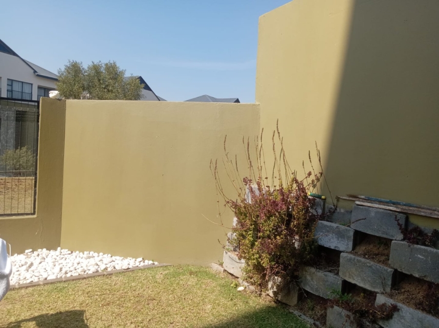 To Let 3 Bedroom Property for Rent in Waterfall Gauteng