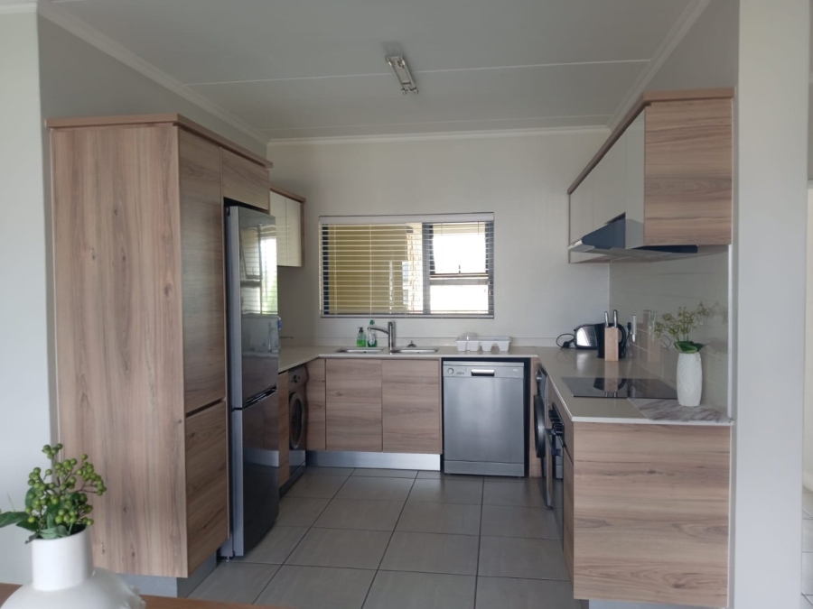To Let 3 Bedroom Property for Rent in Waterfall Gauteng
