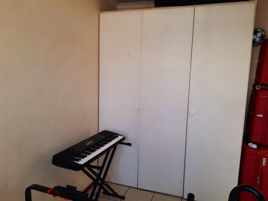 2 Bedroom Property for Sale in Vorna Valley Gauteng