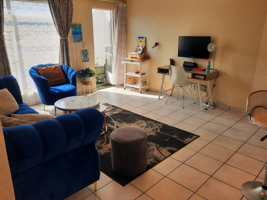 2 Bedroom Property for Sale in Vorna Valley Gauteng