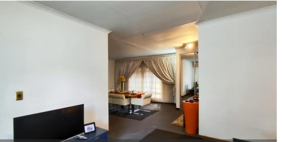 4 Bedroom Property for Sale in Van Riebeeck Park Gauteng