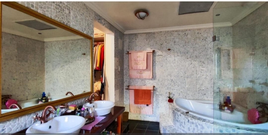 4 Bedroom Property for Sale in Van Riebeeck Park Gauteng