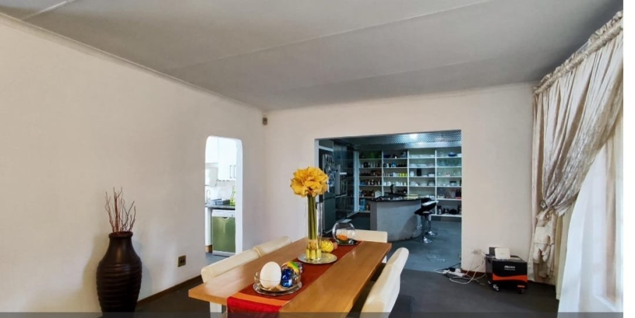 4 Bedroom Property for Sale in Van Riebeeck Park Gauteng