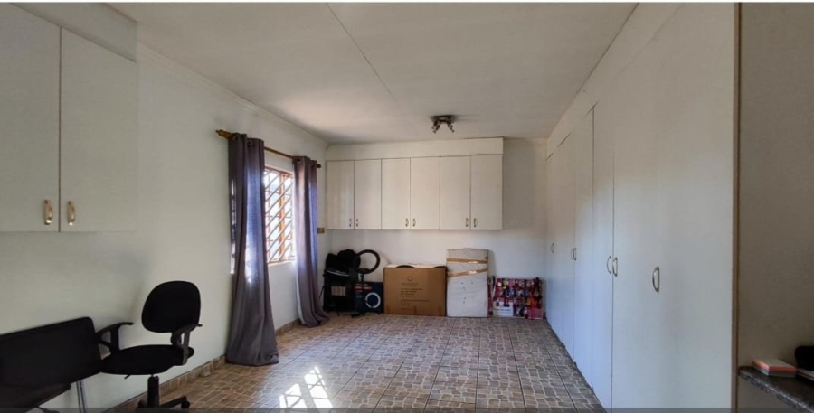 4 Bedroom Property for Sale in Van Riebeeck Park Gauteng