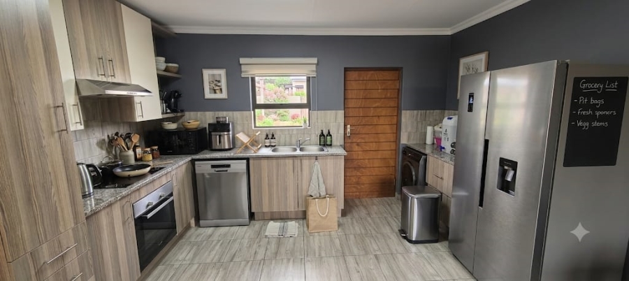 To Let 2 Bedroom Property for Rent in Noordwyk Gauteng