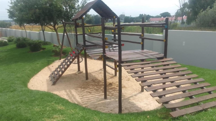 To Let 2 Bedroom Property for Rent in Noordwyk Gauteng