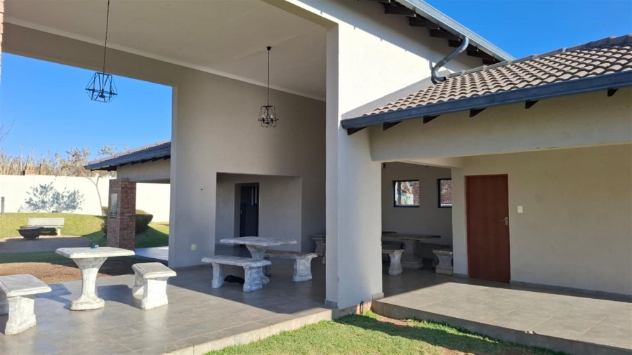 To Let 2 Bedroom Property for Rent in Noordwyk Gauteng