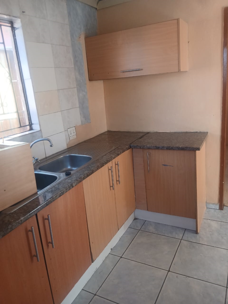 2 Bedroom Property for Sale in Palm Ridge Gauteng