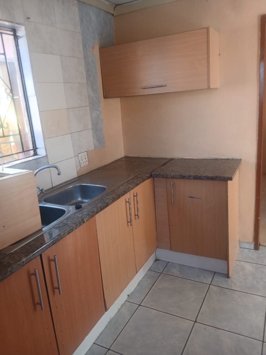 2 Bedroom Property for Sale in Palm Ridge Gauteng