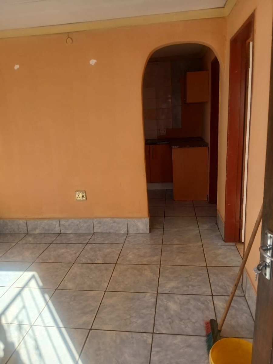 2 Bedroom Property for Sale in Palm Ridge Gauteng