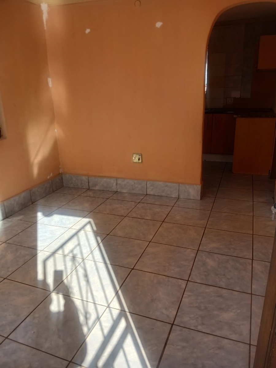 2 Bedroom Property for Sale in Palm Ridge Gauteng