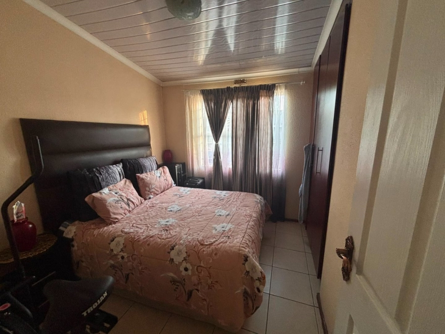To Let 3 Bedroom Property for Rent in Ridgeway Gauteng