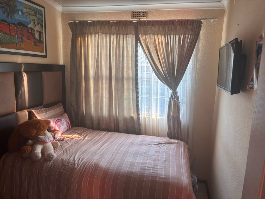 To Let 3 Bedroom Property for Rent in Ridgeway Gauteng