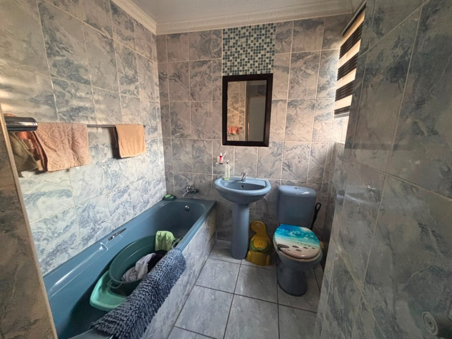 To Let 3 Bedroom Property for Rent in Ridgeway Gauteng
