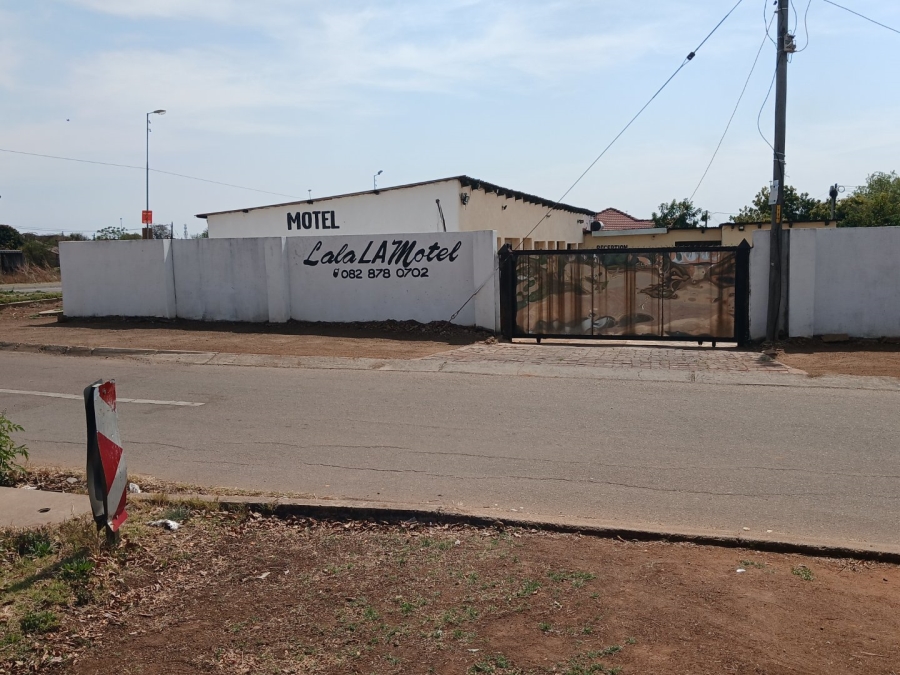 Commercial Property for Sale in Ga-Rankuwa Unit 2 Gauteng