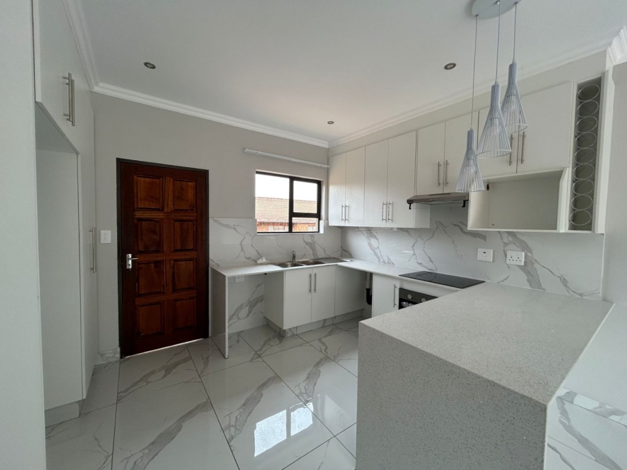 3 Bedroom Property for Sale in Dersley Gauteng