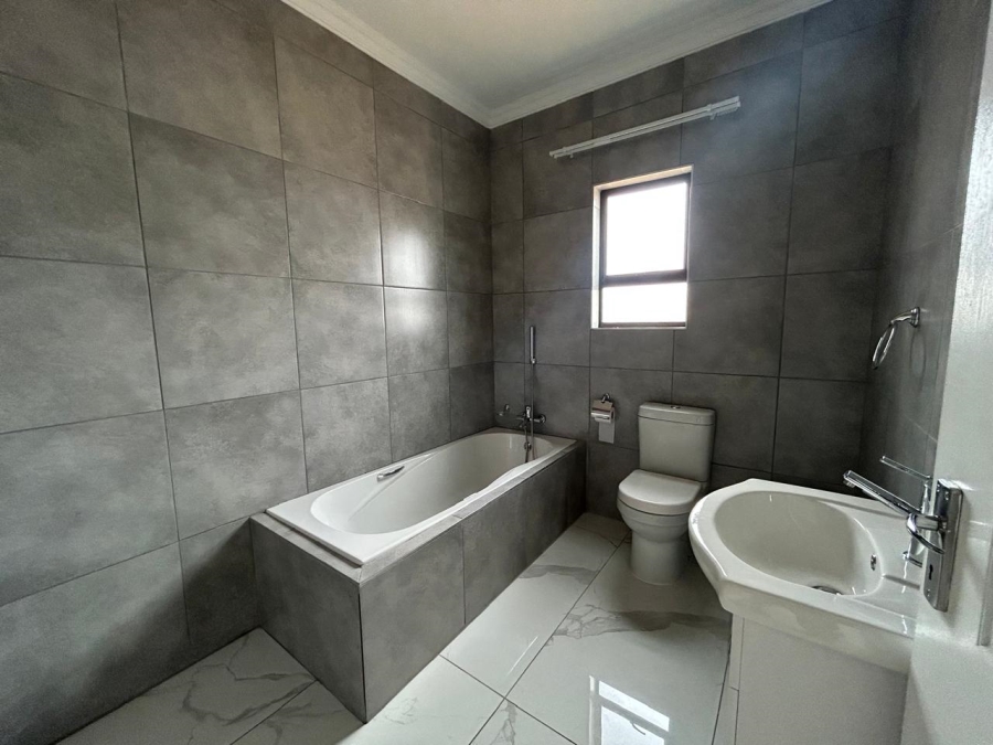 3 Bedroom Property for Sale in Dersley Gauteng