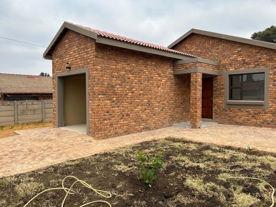 3 Bedroom Property for Sale in Dersley Gauteng